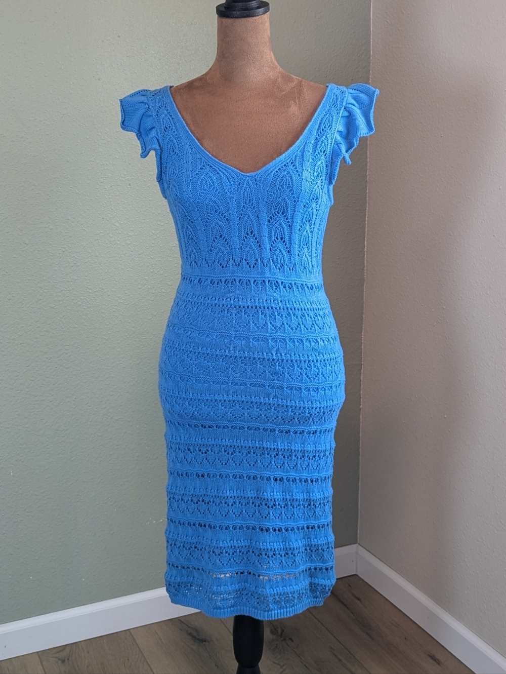 Freshman Bright Blue Crochet V-Neck Midi Dress